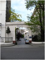 Freee London Events - Talk the walk - Kinnerton street.