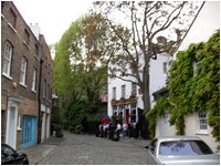 Freee London Events - Talk the walk - Kinnerton street.